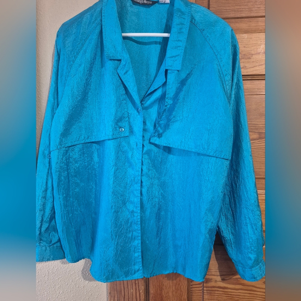 Vintage 80's 90's Aqua Blue Women's Size 12 Double Lapel Button Down Long Sleeve